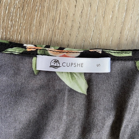 Cupshe V-neck Mid Length Lace Trims A-shape Dress - Picture 4 of 6